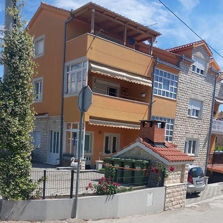 Apartment Radalj Kaštela Kültér fotó