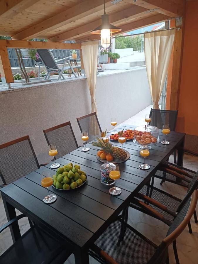 Apartment Radalj Kaštela Kültér fotó