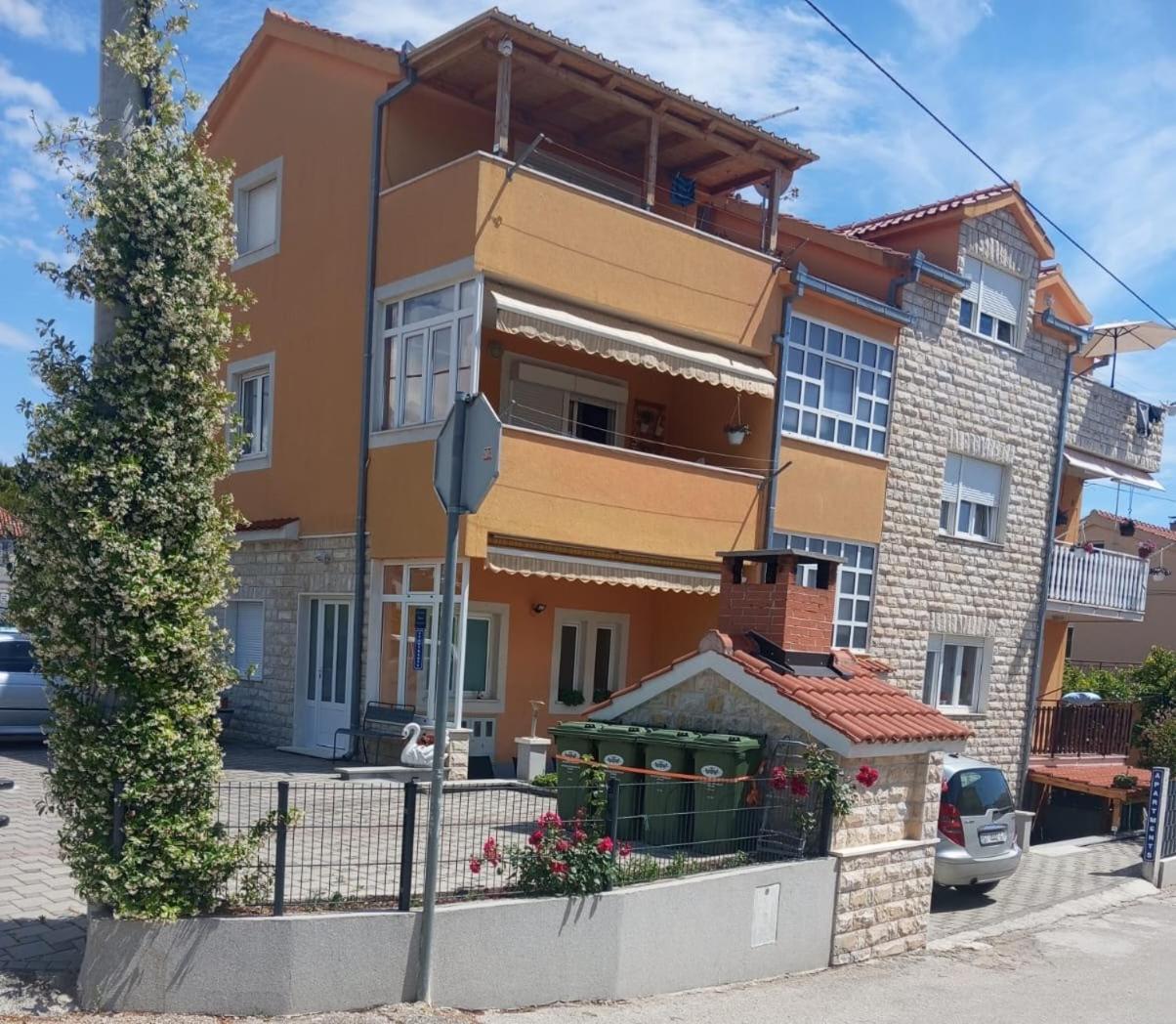 Apartment Radalj Kaštela Kültér fotó