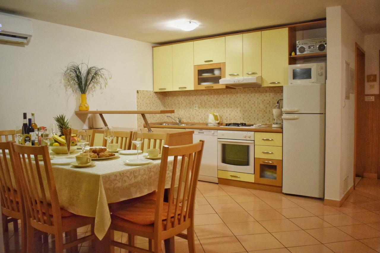 Apartment Radalj Kaštela Kültér fotó